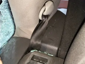 Foto de CINTURON SEGURIDAD TRASERO DERECHO VOLKSWAGEN GOLF IV BERLINA (1J1)(10.1997)