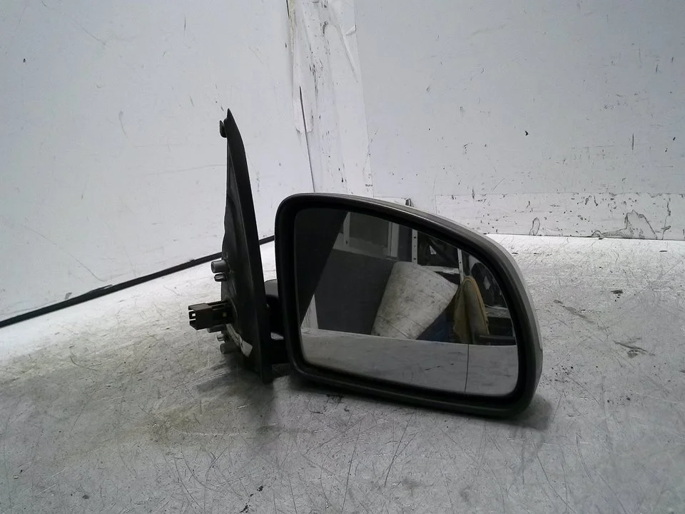 Foto de RETROVISOR DERECHO OPEL MERIVA 1.7 16V DTI CAT (Y 17 DT / LR6) (75 CV / 55 KW) referencia 13113488