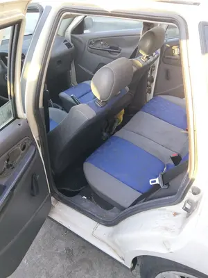 Foto de GOMAS CONTORNO PUERTA SEAT IBIZA (6K1) 1.9 TDI (90 CV / 66 KW)