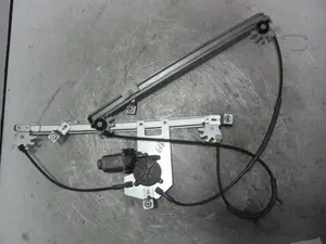 Foto de ELEVALUNAS DELANTERO DERECHO RENAULT CLIO III 1.5 dCi Diesel CAT (86 CV / 63 KW) referencia 400739 foto 4