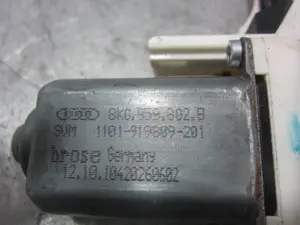 Foto de MOTOR ELEVALUNAS DELANTERO DERECHO PORSCHE CAYENNE (TIPO 92A) 3.6 CAT (299 CV / 220 KW) referencia 8K0959802B foto 3