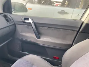 Foto de GUARNECIDO PUERTA DELANTERA DERECHA VOLKSWAGEN POLO IV (9N3) 1.4 FSI (86 CV / 63 KW)
