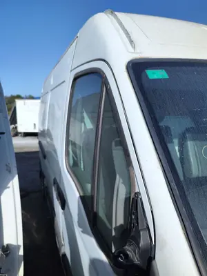 Foto de PUERTA DELANTERA DERECHA NISSAN INTERSTAR (X70) 2.5 dCi Diesel CAT (114 CV / 84 KW) foto 2