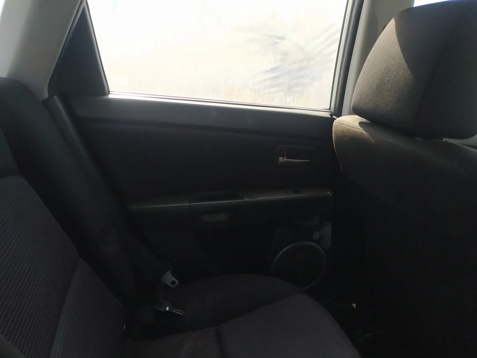 Foto de GUARNECIDO PUERTA TRASERA IZQUIERDA MAZDA 3 BERLINA (BK) 1.6 CD Diesel CAT (109 CV / 80 KW) referencia BR2E-68-55YCFKZ