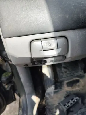 Foto de FRENO DE MANO ELECTRICO RENAULT SCENIC II (JM) 1.9 dCi Diesel (120 CV / 88 KW)