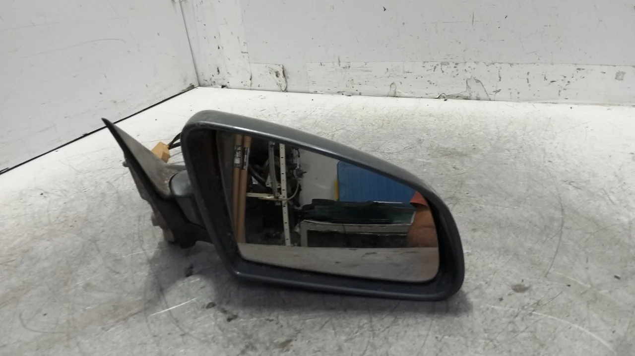 Foto de RETROVISOR DERECHO AUDI A4 BERLINA (8E) 1.9 TDI (131 CV / 96 KW) referencia E1010681