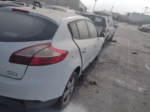 Foto de PASO RUEDA TRASERO DERECHO RENAULT MEGANE III BERLINA 5P 2.0 16V (140 CV / 103 KW)