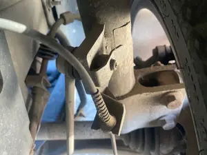 Foto de BRAZO SUSPENSION DELANTERO DERECHO PEUGEOT 3008 1.6 16V (120 CV / 88 KW)