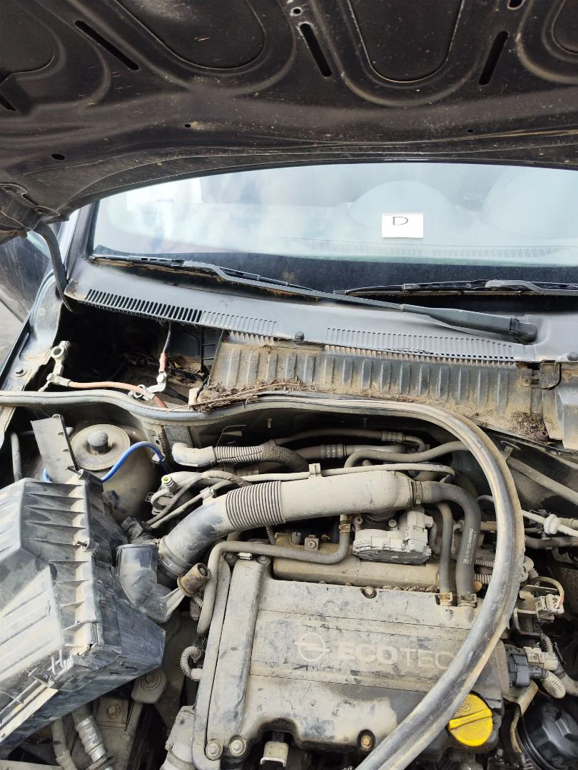 Foto de BRAZO LIMPIA DELANTERO IZQUIERDO OPEL CORSA C 1.2 16V CAT (Z 12 XEP / LB4) (80 CV / 59 KW)