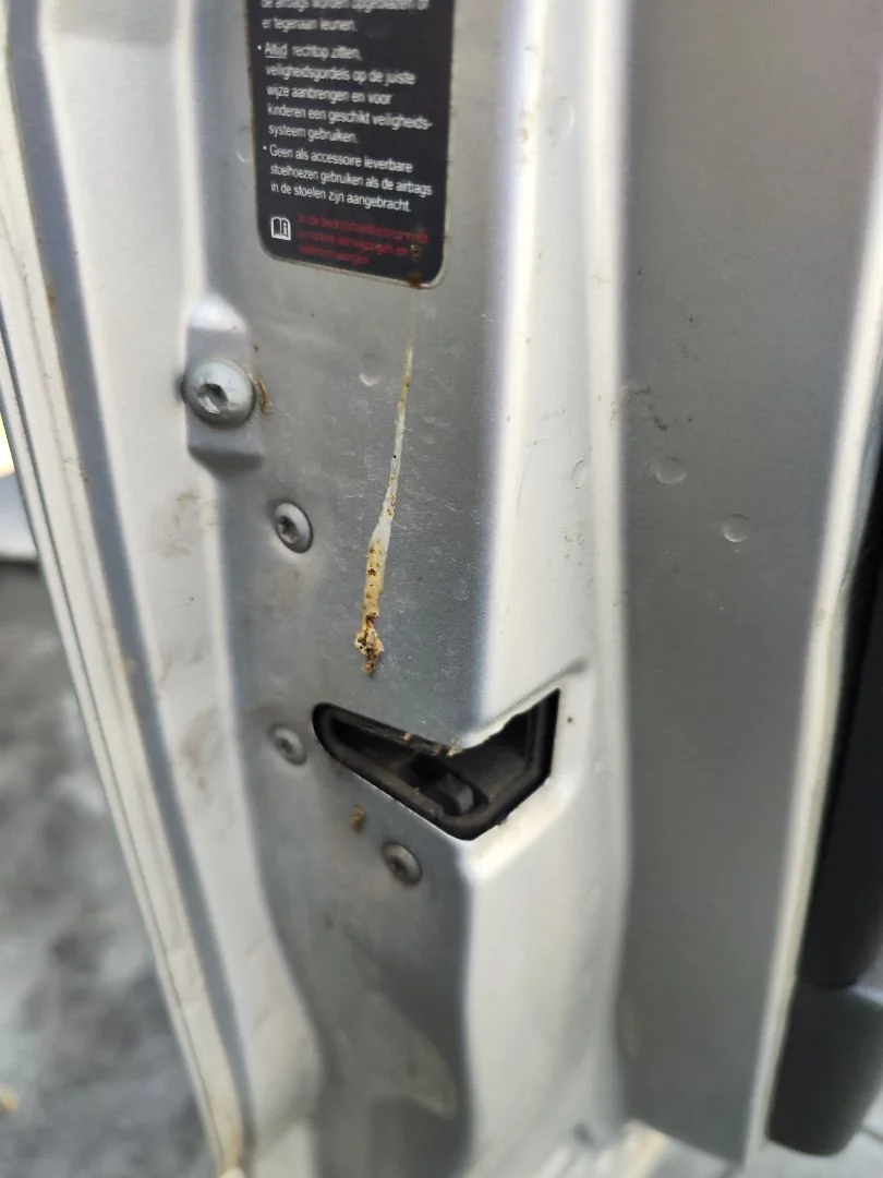 Foto de CERRADURA PUERTA DELANTERA IZQUIERDA MERCEDES-BENZ VANEO (BM 414) COMPACT VAN 1.7 CDI Diesel CAT (75 CV / 55 KW) referencia A4147200635