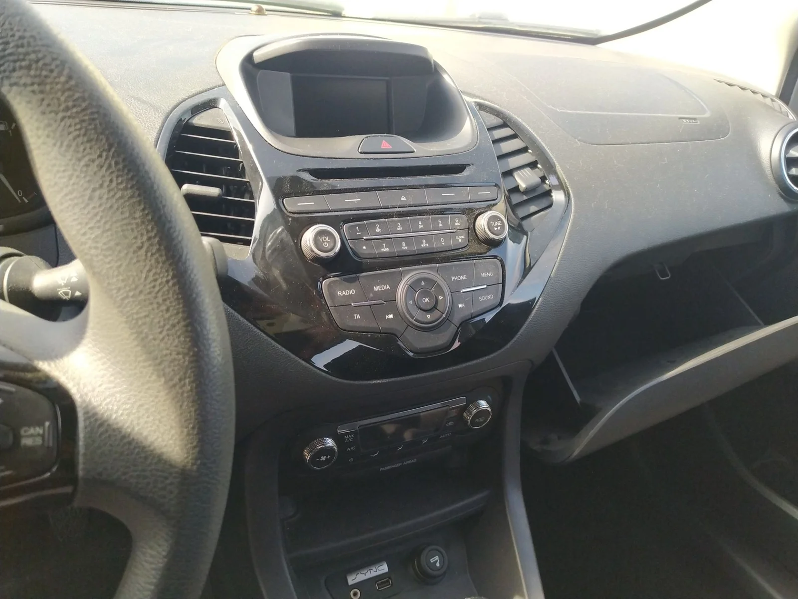 Foto de VENTILADOR CALEFACCION FORD KA+ (CDU) 1.2 Ti-VCT CAT (86 CV / 63 KW)