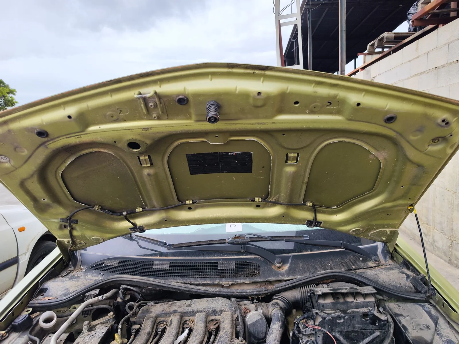 Foto de CAPO RENAULT MEGANE II BERLINA 5P 1.6 CAT (113 CV / 83 KW) referencia 7751476151