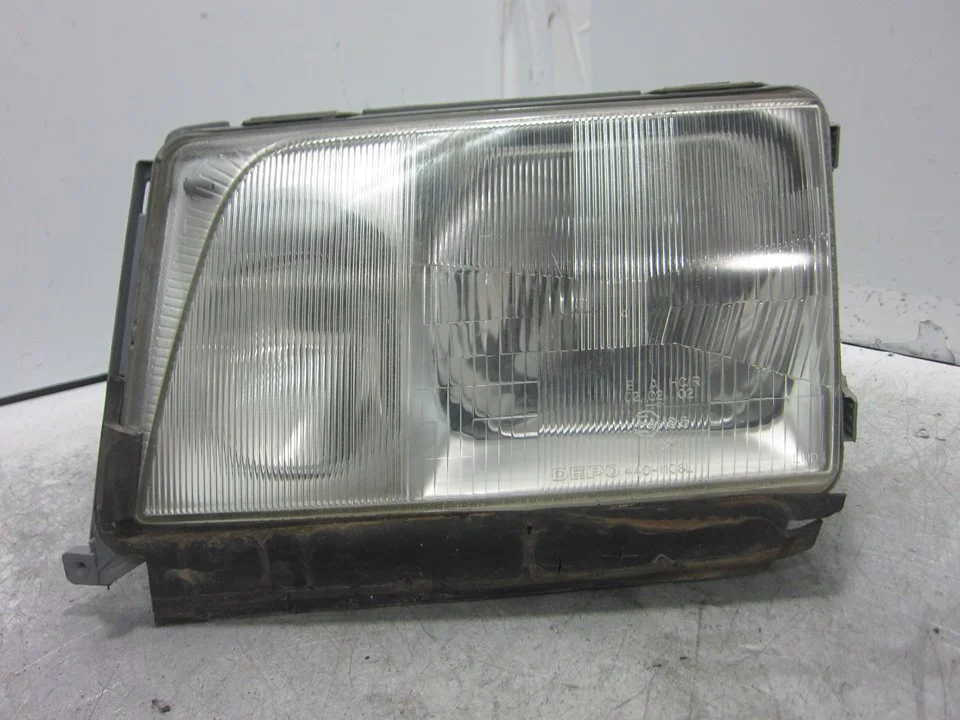 Foto de FARO IZQUIERDO MERCEDES-BENZ CLASE E (BM 124) BERLINA 3.0 Turbodiesel (147 CV / 108 KW) referencia 064401108