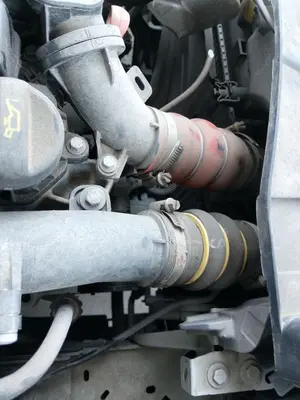 Foto de INTERCOOLER CITROEN C4 CACTUS 1.2 12V VTi (82 CV / 60 KW)