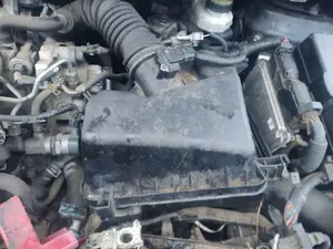 Foto de CAJA FILTRO AIRE TOYOTA COROLLA (E15) 1.4 Turbodiesel CAT (90 CV / 66 KW)