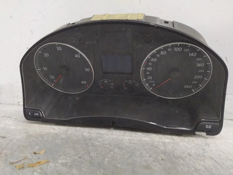 Foto de CUADRO INSTRUMENTOS VOLKSWAGEN GOLF V (1K1)(10.2003) 1.9 TDI (90 CV / 66 KW) referencia 1K0920861
