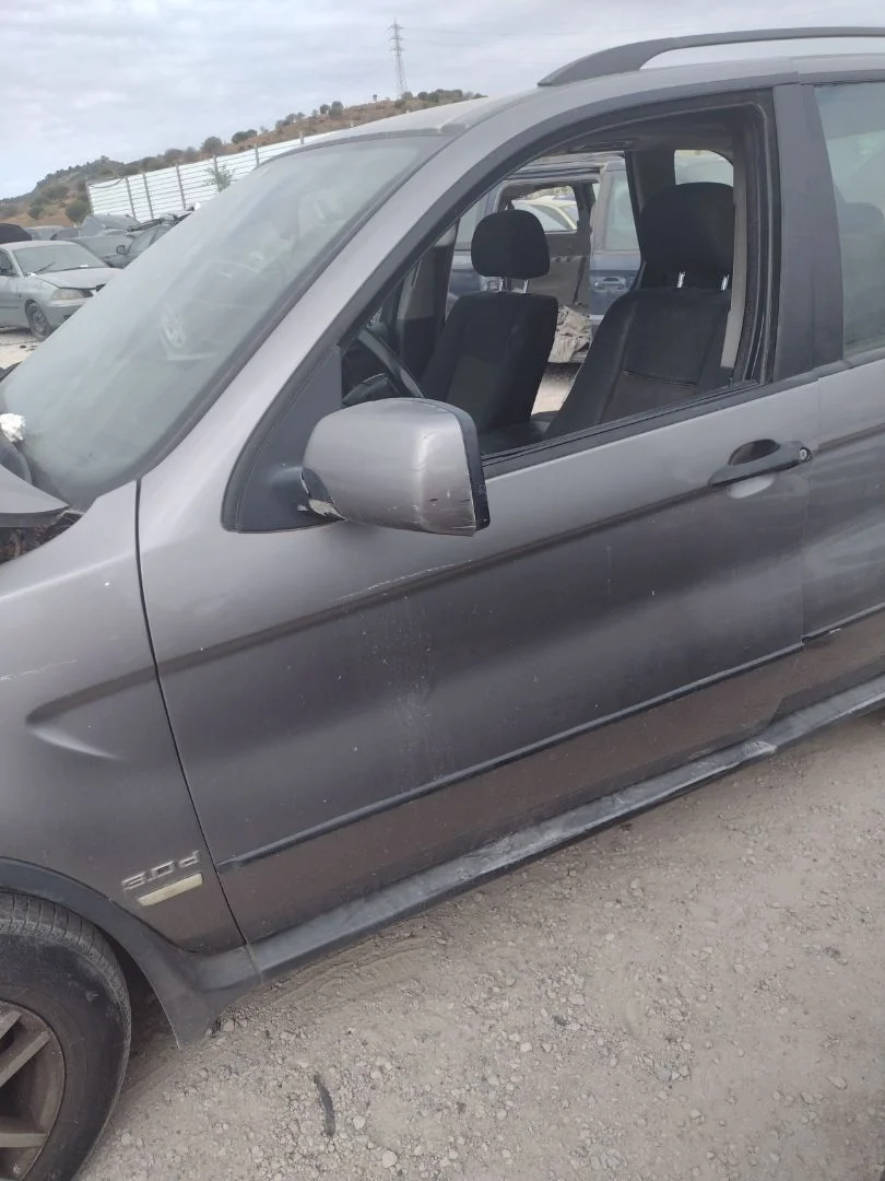 Foto de PUERTA DELANTERA IZQUIERDA BMW SERIE X5 (E53) 3.0 Turbodiesel CAT (218 CV / 160 KW) referencia 41518256823