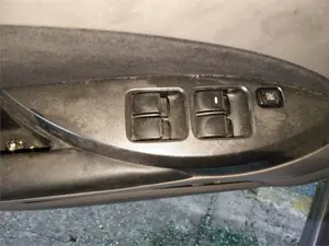 Foto de MANDO ELEVALUNAS DELANTERO IZQUIERDO MITSUBISHI GRANDIS (NA0W)