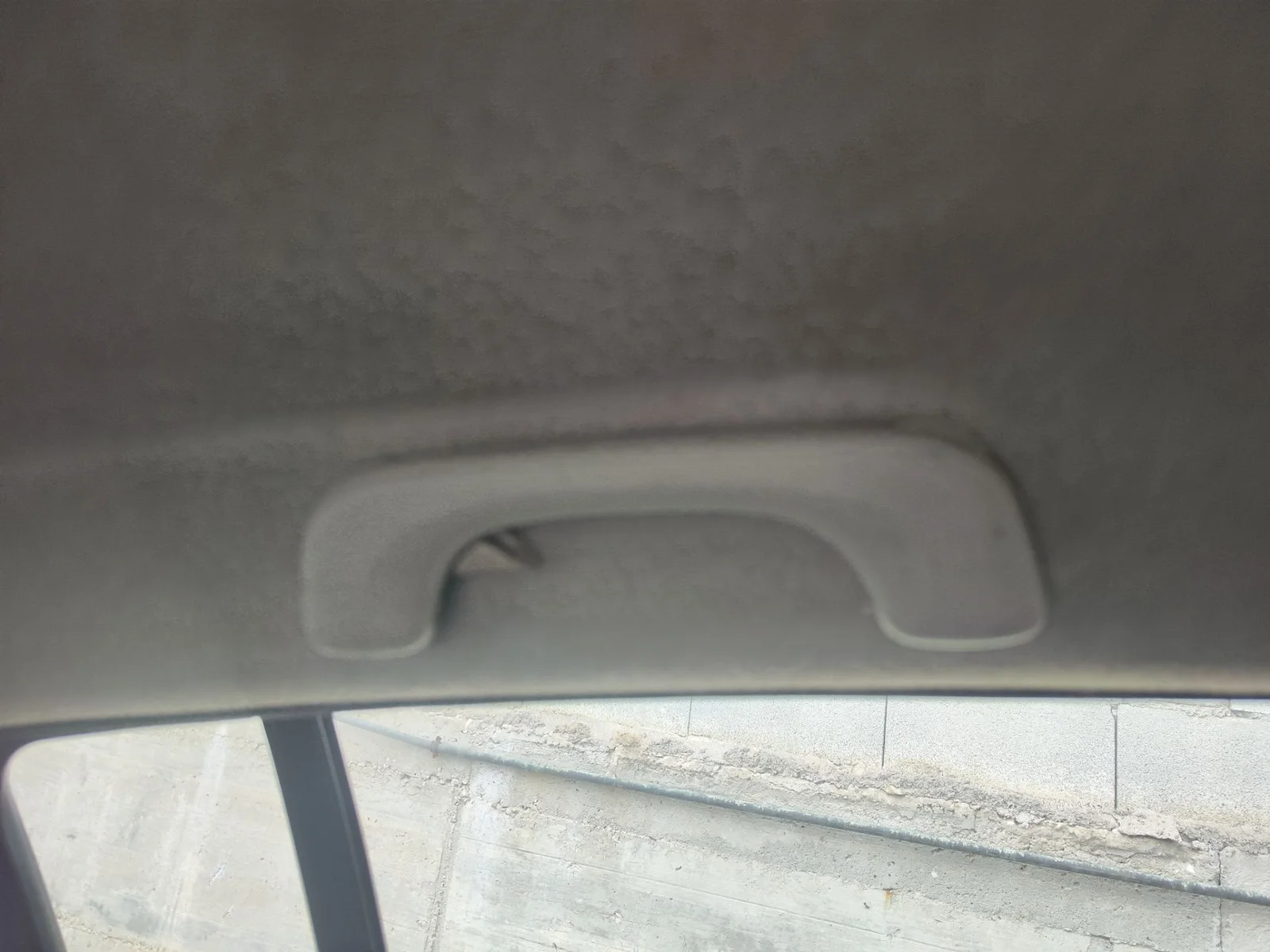 Foto de ASIDERO TECHO TRASERO IZQUIERDO RENAULT CLIO III 1.5 dCi Diesel CAT (86 CV / 63 KW)