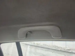Foto de ASIDERO TECHO TRASERO IZQUIERDO RENAULT CLIO III 1.5 dCi Diesel CAT (86 CV / 63 KW)