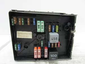 Foto de CAJA RELES / FUSIBLES VOLKSWAGEN GOLF PLUS V (5M1) 1.6 (102 CV / 75 KW) referencia 1K0937132F foto 3