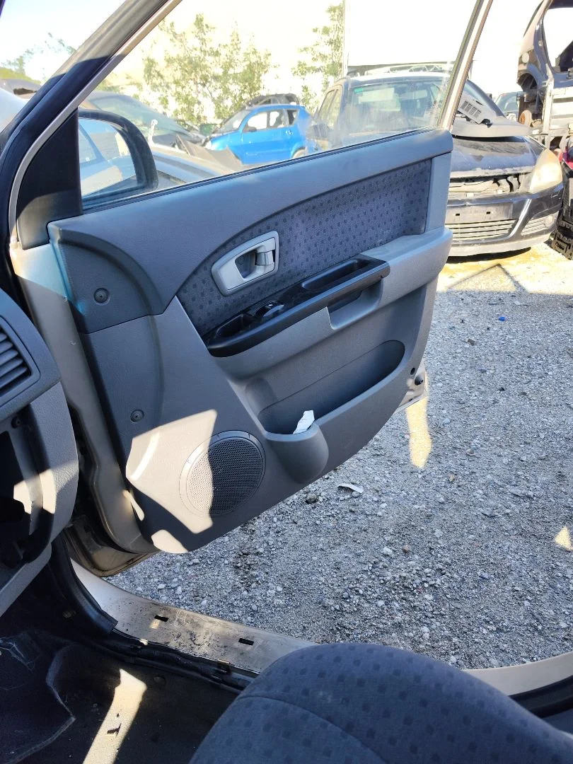 Foto de ELEVALUNAS DELANTERO DERECHO KIA CARENS (RS) 1.8 16V CAT (126 CV / 93 KW)