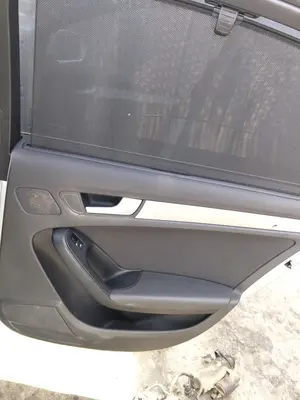 Foto de GUARNECIDO PUERTA TRASERA DERECHA AUDI A4 BERLINA (8K2) 2.0 16V TDI (143 CV / 105 KW) foto 2
