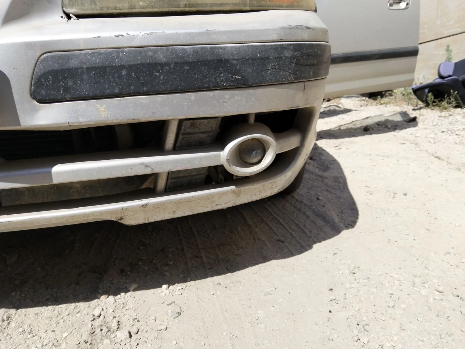Foto de FARO ANTINIEBLA IZQUIERDO HYUNDAI ELANTRA (XD) 2.0 CRDi CAT (113 CV / 83 KW)