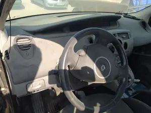 Foto de VOLANTE RENAULT SCENIC II (JM) 1.5 dCi Diesel (101 CV / 74 KW) referencia 484005500R foto 4
