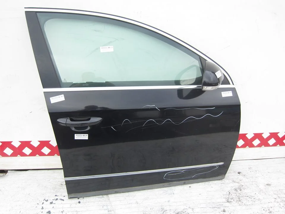 Foto de PUERTA DELANTERA DERECHA VOLKSWAGEN PASSAT BERLINA (3C2) 2.0 TDI (140 CV / 103 KW)