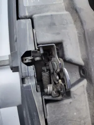 Foto de CERRADURA CAPO VOLKSWAGEN GOLF IV BERLINA (1J1)(10.1997) 1.9 TDI (131 CV / 96 KW)