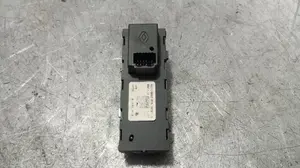 Foto de MANDO MULTIFUNCION RENAULT CAPTUR I 1.5 dCi Diesel FAP (110 CV / 81 KW) referencia 253B02197R foto 2