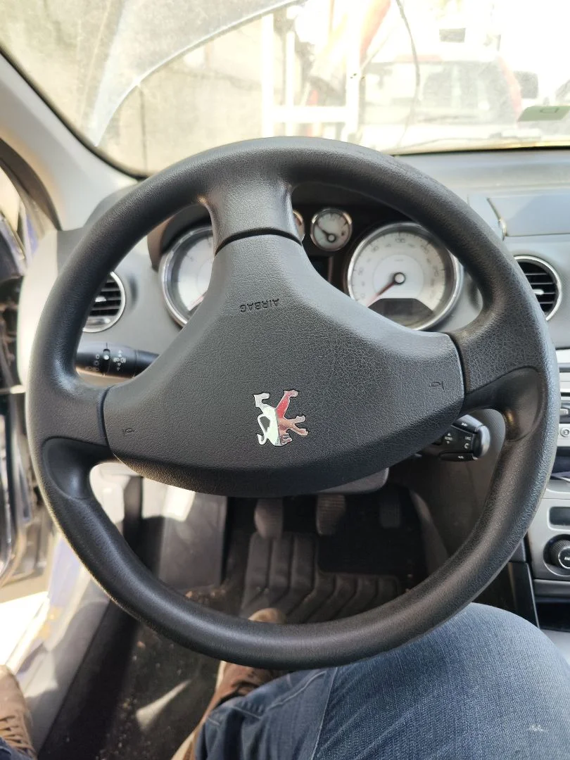 Foto de AIRBAG DELANTERO IZQUIERDO PEUGEOT 308 1.6 16V (120 CV / 88 KW)
