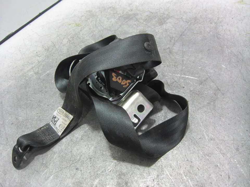 Foto de CINTURON SEGURIDAD TRASERO IZQUIERDO TOYOTA AVENSIS CROSS SPORT (T27) 1.8 16V CAT (147 CV / 108 KW) referencia 630169600D
