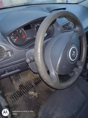 Foto de VOLANTE RENAULT CLIO III 1.2 16V (75 CV / 55 KW)