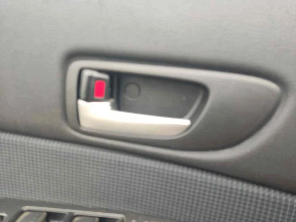 Foto de MANETA INTERIOR DELANTERA IZQUIERDA MAZDA 6 BERLINA (GG) 2.0 Diesel CAT (143 CV / 105 KW) referencia GJ6A59330E