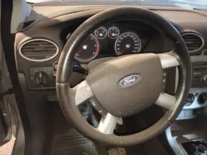 Foto de VOLANTE FORD FOCUS SPORTBREAK (CAP) 1.6 TDCi CAT (90 CV / 66 KW) referencia 1438916
