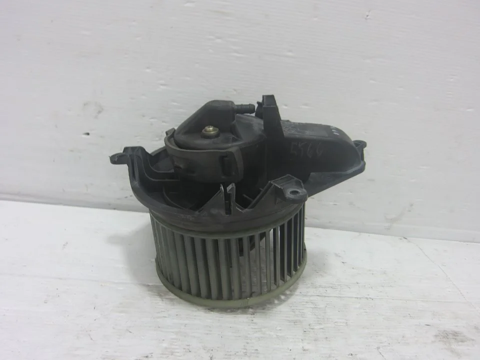 Foto de MOTOR CALEFACCION CITROEN XSARA COUPE referencia 210681233F