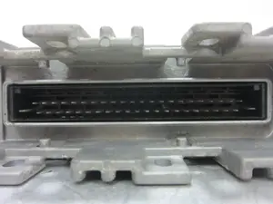 Foto de CENTRALITA MOTOR UCE VOLKSWAGEN GOLF III (1H1)(11.1991) 2.0 (116 CV / 85 KW) referencia 037906024B foto 4