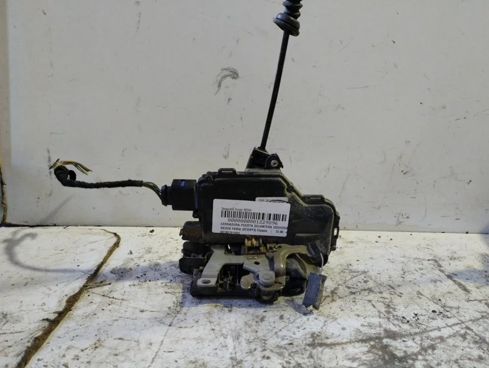 Foto de CERRADURA PUERTA DELANTERA IZQUIERDA SKODA FABIA (6Y2/6Y3) 1.2 12V (64 CV / 47 KW) referencia 3B1837015BQ