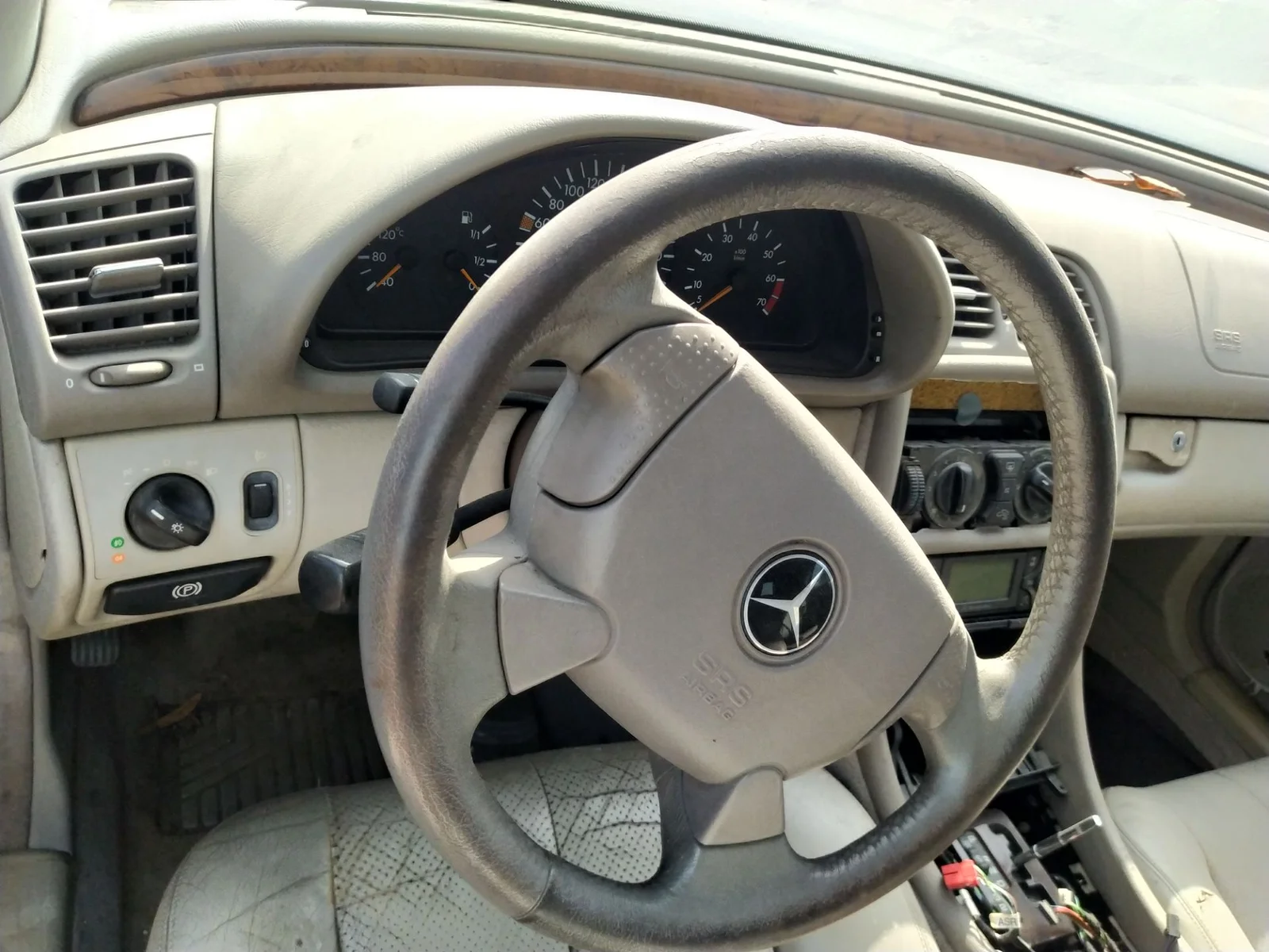 Foto de VOLANTE MERCEDES-BENZ CLK (BM 208) CABRIO 3.2 V6 18V CAT (218 CV / 160 KW) referencia A1704600103 9B50