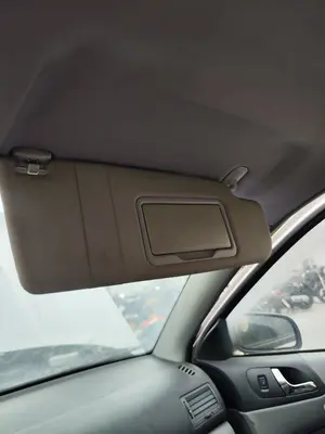 Foto de PARASOL DERECHO SKODA OCTAVIA BERLINA (1U2) 1.9 TDI (90 CV / 66 KW) referencia 1U0857552 foto 2