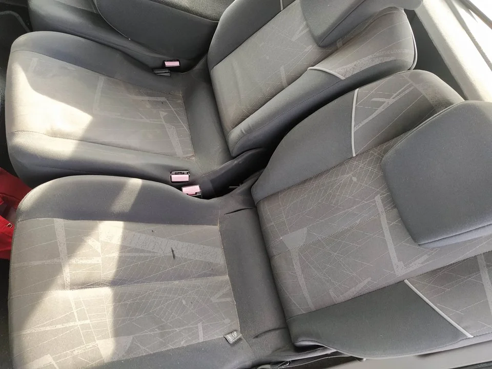 Foto de ENGANCHE CINTURON TRASERO DERECHO RENAULT SCENIC II 1.6 16V (113 CV / 83 KW)