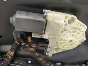 Foto de ELEVALUNAS DELANTERO DERECHO PORSCHE PANAMERA (TIPO 970) referencia 97053722200 foto 4