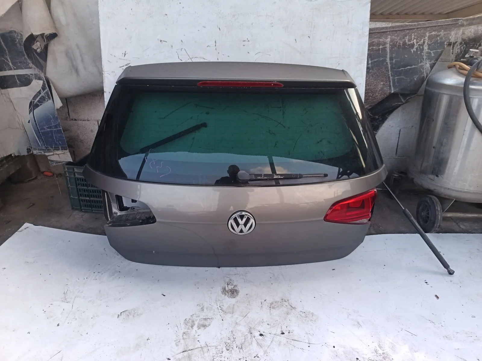 Foto de MOTOR LIMPIA TRASERO VOLKSWAGEN GOLF VII (5G1/BE1) 1.6 16V TDI DPF (110 CV / 81 KW)