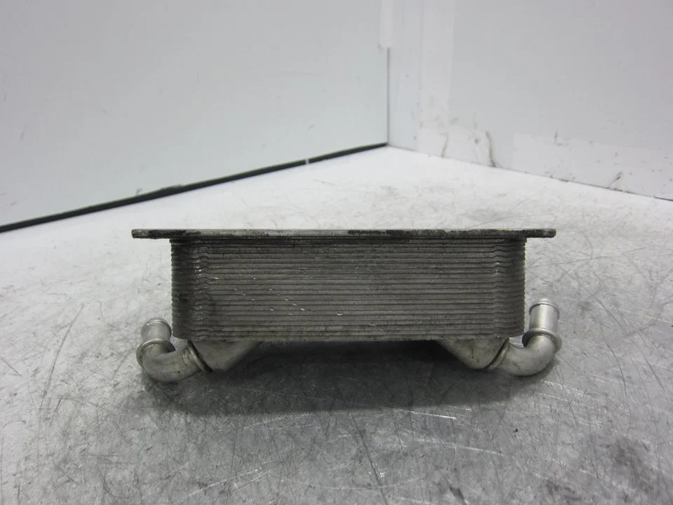 Foto de ENFRIADOR ACEITE MOTOR PORSCHE PANAMERA (TIPO 970) referencia 94810728121