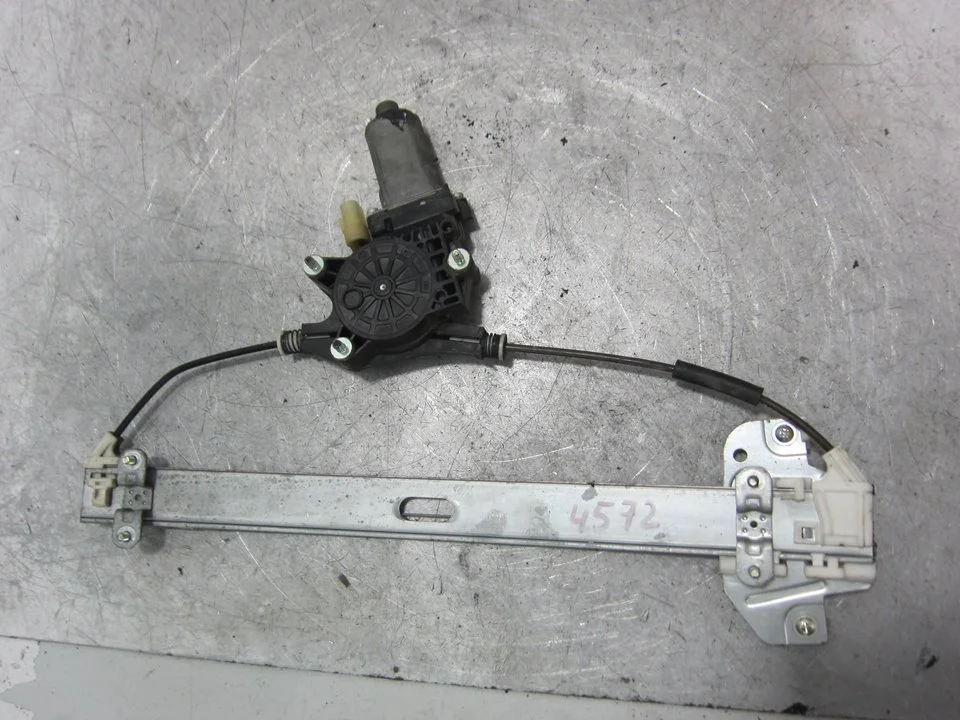 Foto de ELEVALUNAS DELANTERO IZQUIERDO HYUNDAI ACCENT (MC) 1.5 CRDi CAT (110 CV / 81 KW) referencia 824021E2XX