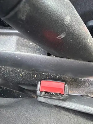 Foto de ENGANCHE CINTURON DELANTERO IZQUIERDO SEAT CORDOBA BERLINA (6K2)