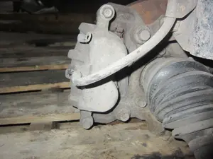 Foto de PINZA DE FRENO DELANTERA DERECHA CHEVROLET CAPTIVA 2.0 Diesel CAT (126 CV / 93 KW) referencia 96626068 foto 2
