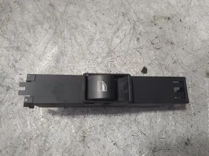 Foto de MANDO ELEVALUNAS DELANTERO IZQUIERDO BMW SERIE 3 COMPACTO (E46) 1.8 16V (116 CV / 85 KW) referencia 6902177